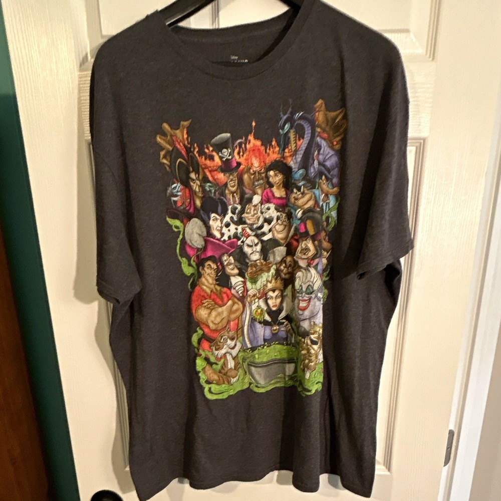 Disney Villains Graphic T-Shirt Gray Adult 2XL giant cast